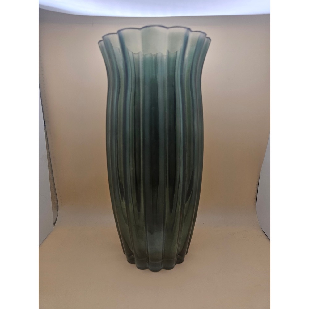 Debi lilly green ribbed flair vase for flowers